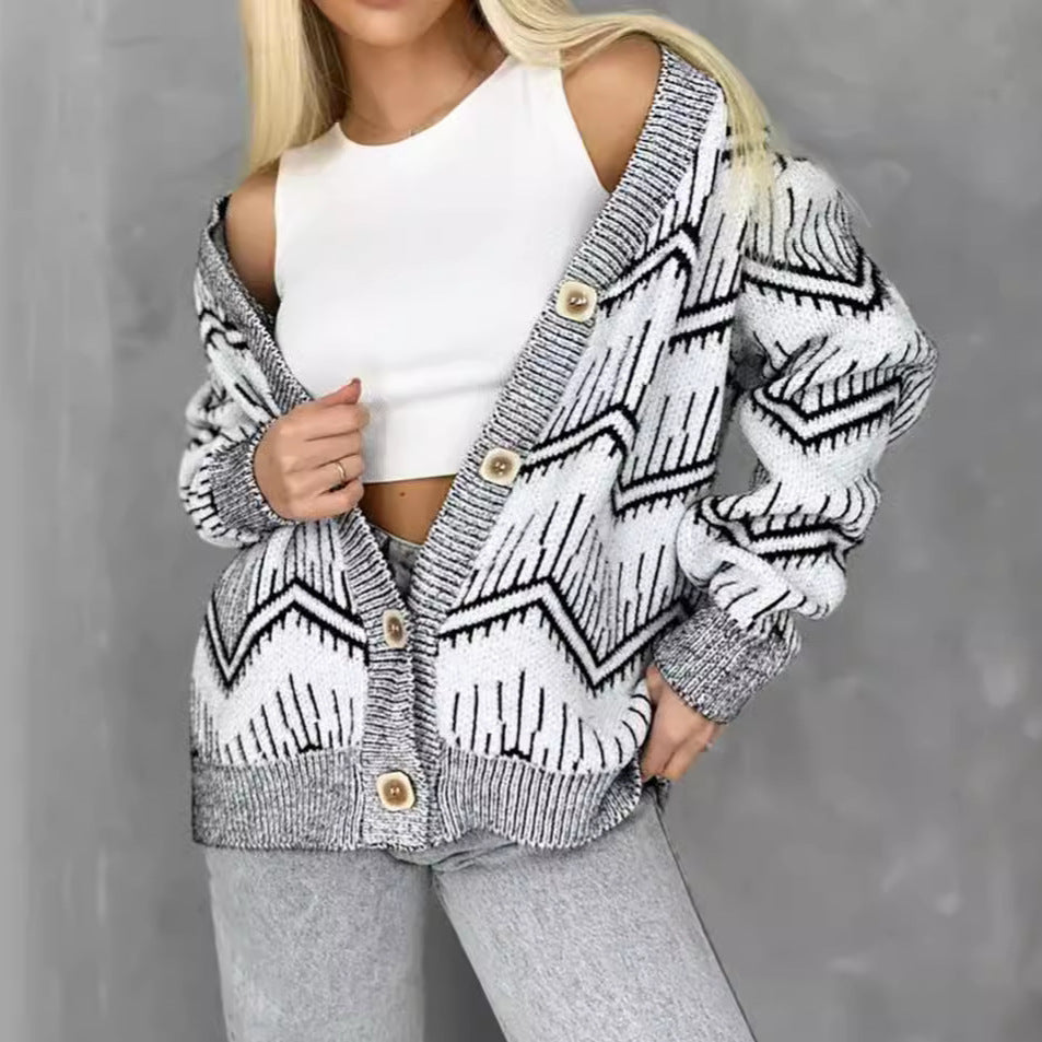Damen Strickjacke mit modernem Chevron-Muster und erstklassigen Knopfdetails Drune