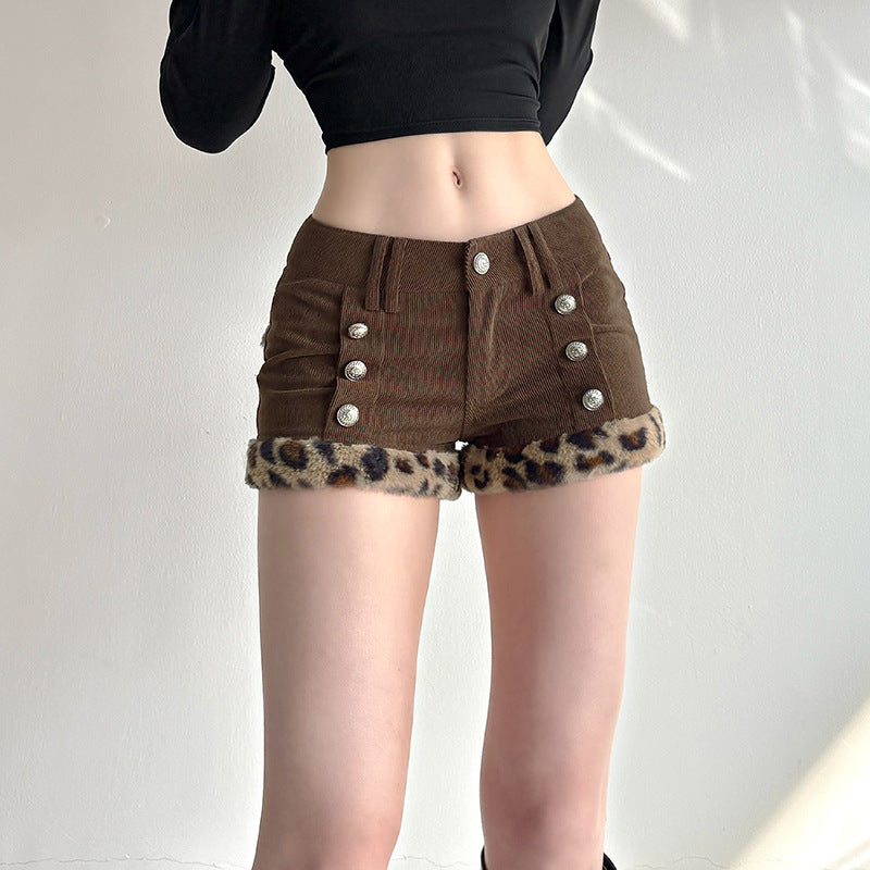 Damen Shorts mit eleganten Knopfdetails und trendigem Leopardenbesatz Drune