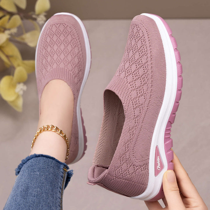 Damen nan gestrickter Slip-On Komfortwalker mit Memory-Fußbett, elastischem Sockeneinstieg und rutschfester Profilsohle Drune