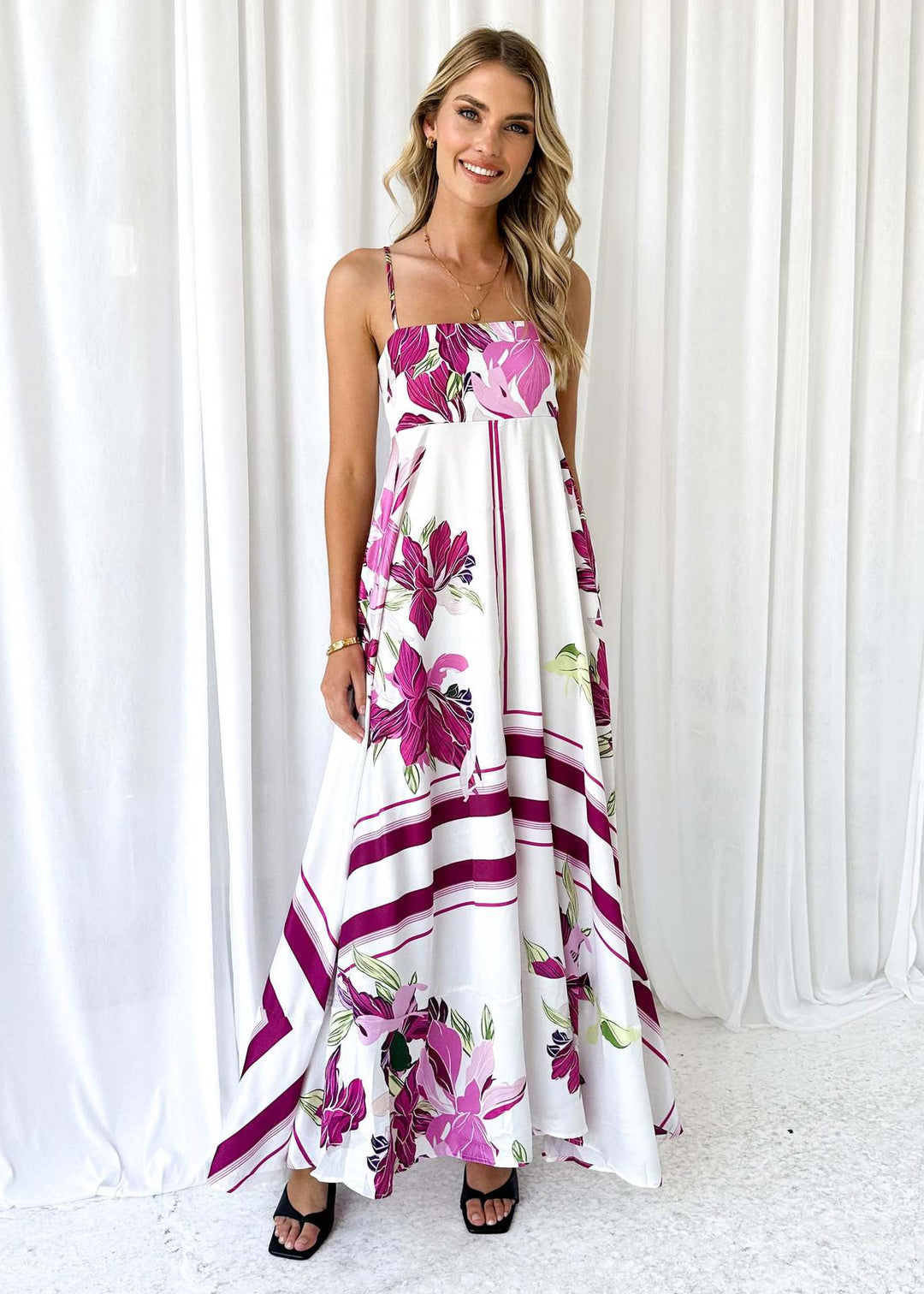 Damen Maxikleid mit modernen grafischen Mustern und dünnen Trägern Drune