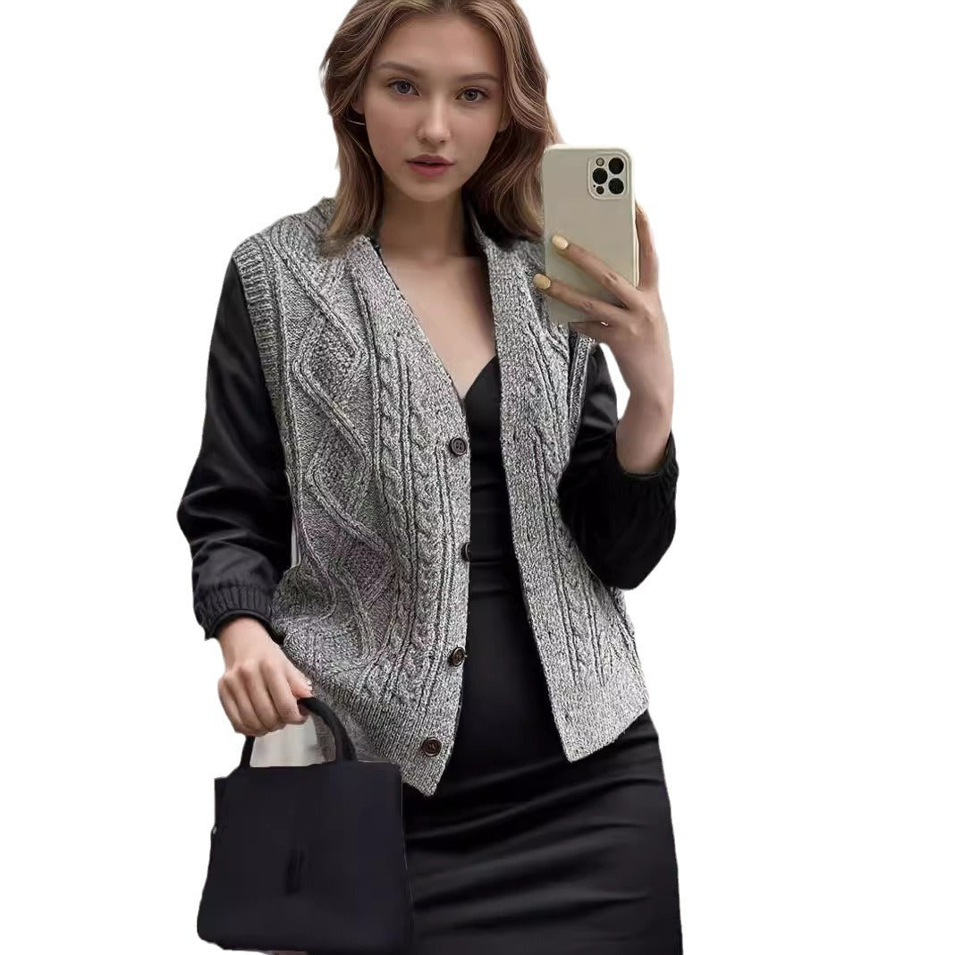 Damen Strickjacke mit modernem Zopfmuster und eleganten Buttons Drune