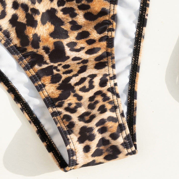 Damen asymmetrischer Bandeau-Bikini mit Goldakzenten Drune