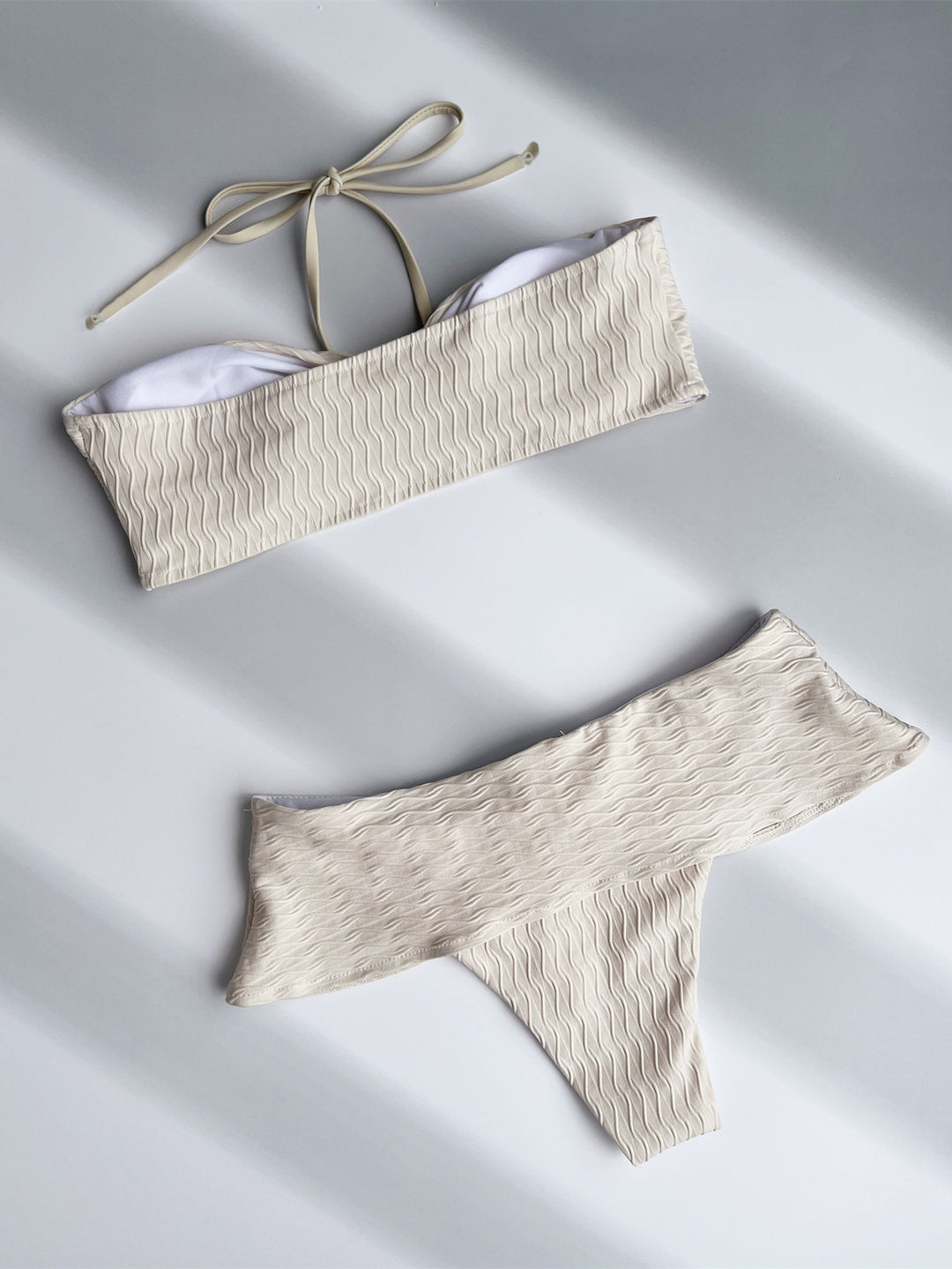Damen Bandeau-Bikini mit raffinierten Rüschen Drune