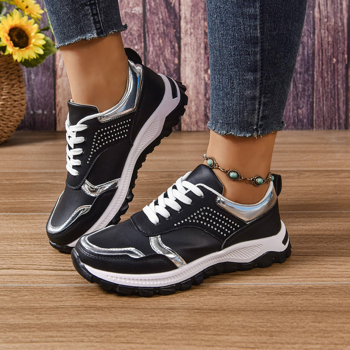 Damen modischer City-Chunky-Sneaker mit Metallic-Akzenten, Ziernieten und dämpfender Leichtsohle Drune