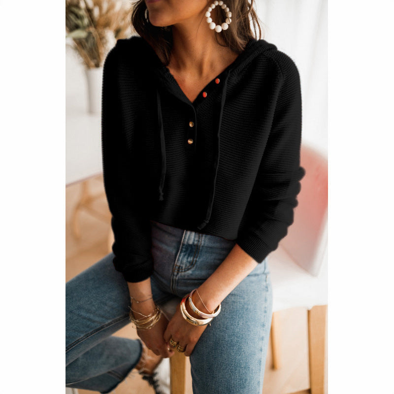 Damen cropped Kapuzenpullover mit strukturiertem Stoff und dekorativen Knöpfen Drune