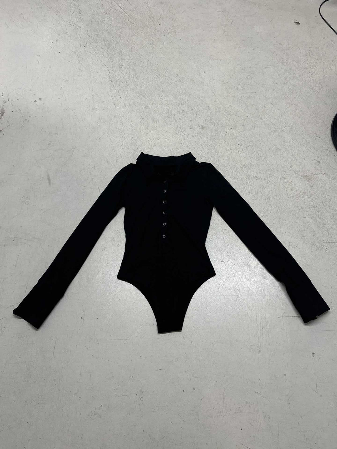 Damen eleganter Langarm-Bodysuit mit Knopfleiste und modischen Details Drune
