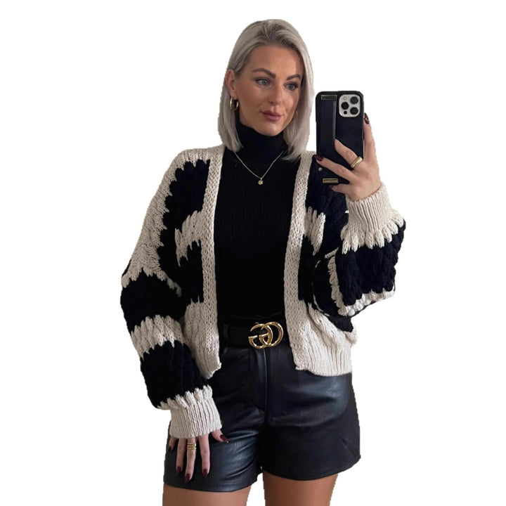 Damen lässiger Strickcardigan mit großem Zopfmuster und oversized Passform Drune