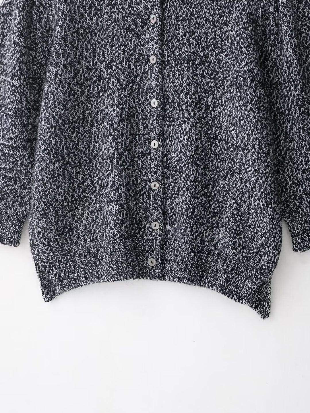 Damen modische Strickjacke mit überschnittenen Schultern und Knopfleiste Drune