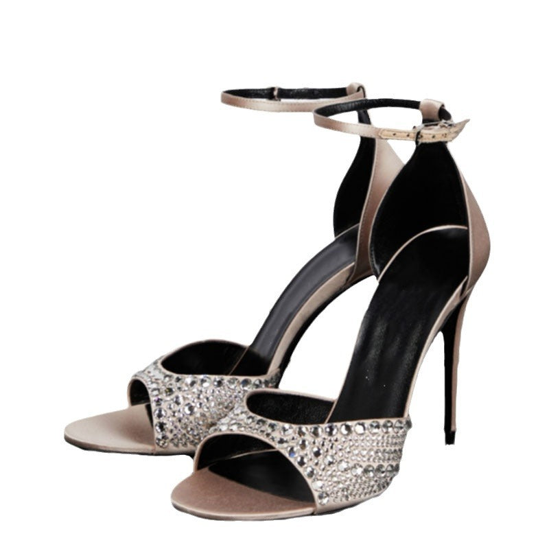 Damen Elegante Hochglanz Stiletto Sandalen mit Strass-Akzenten Drune