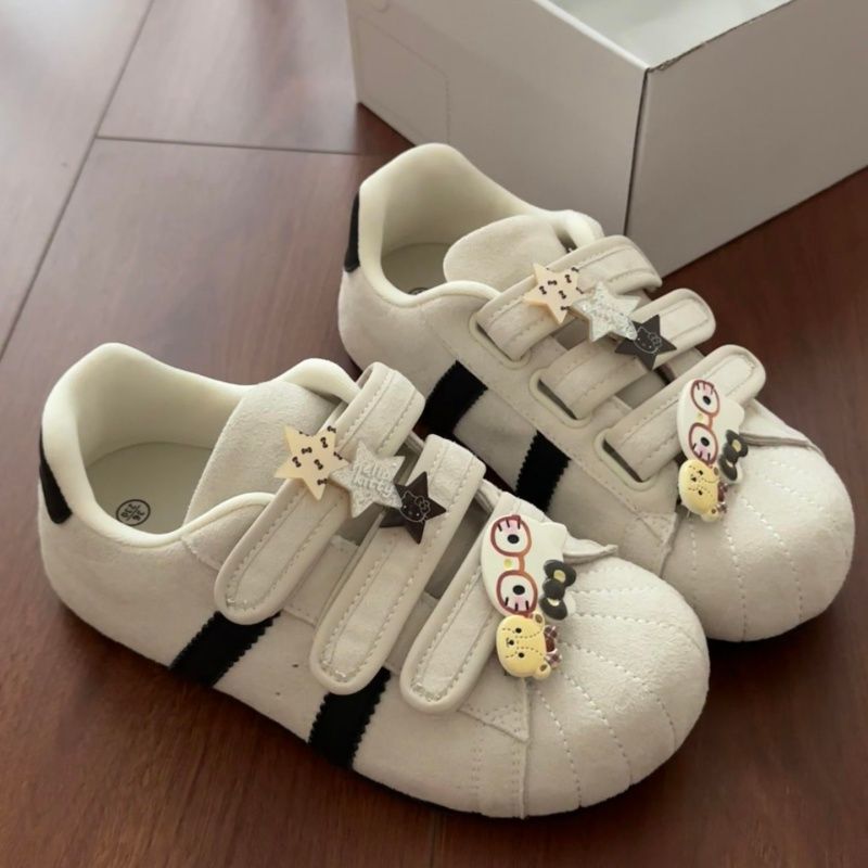 Damen Sneaker mit verstellbarem Klettverschluss und verspielten Applikationen Drune