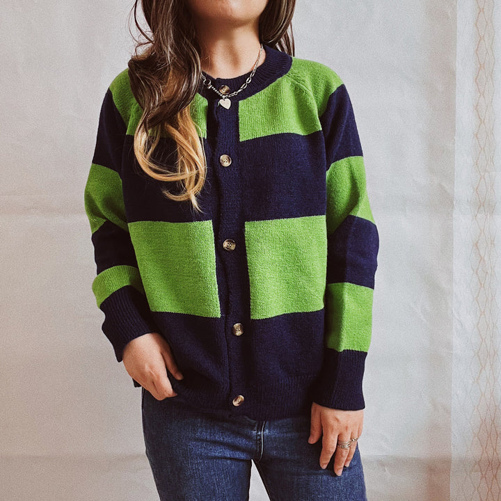 Damen lässige Strickjacke mit modischem Blockstreifenmuster und hochwertigen Knöpfen Drune