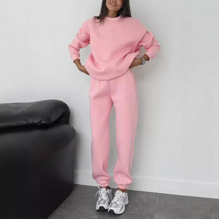 Damen nan minimalistisches Cozy-Set aus schwerer French‑Terry mit weitem Rundhals-Pullover und gerader Jogginghose Drune