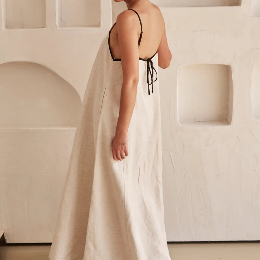 Damen luftiges Maxikleid mit feinen Trägern und elegantem Schnitt Drune