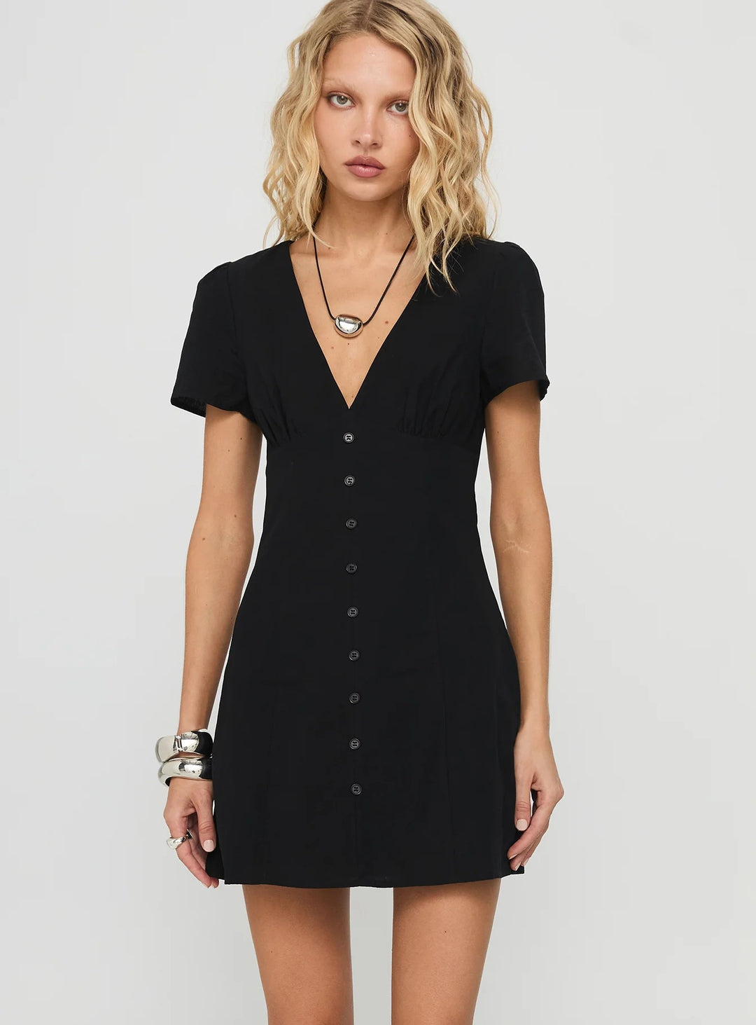 Damen Kurzärmeliges Kleid mit V-Ausschnitt und Knopfleiste Drune