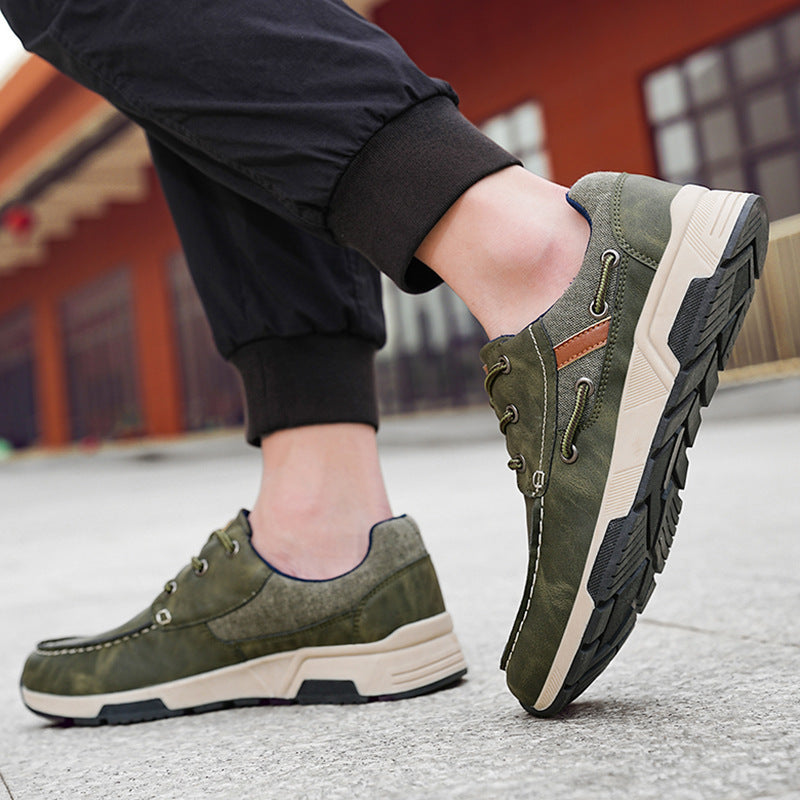 Herren nan Mokassin-inspirierter City-Sneaker mit profiliertem Gummisohlenprofil und gepolstertem Fersenkragen Drune