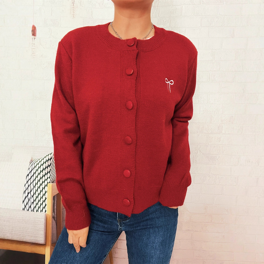 Damen Strickjacke mit verspielten Knopfdetails und feiner Struktur Drune
