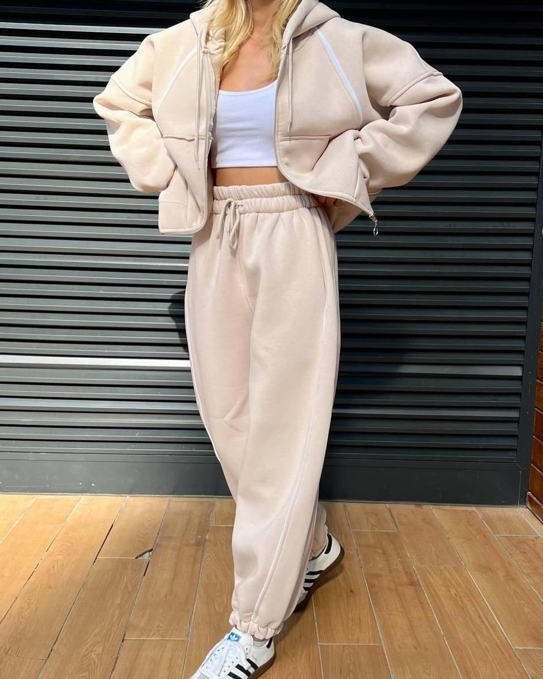 Damen sportliches Set aus Hoodie und lässigen Jogginghose Drune