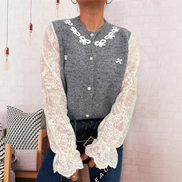 Damen Strickjacke mit romantischen Spitzendetails und eleganten Knopfverschlüssen Drune