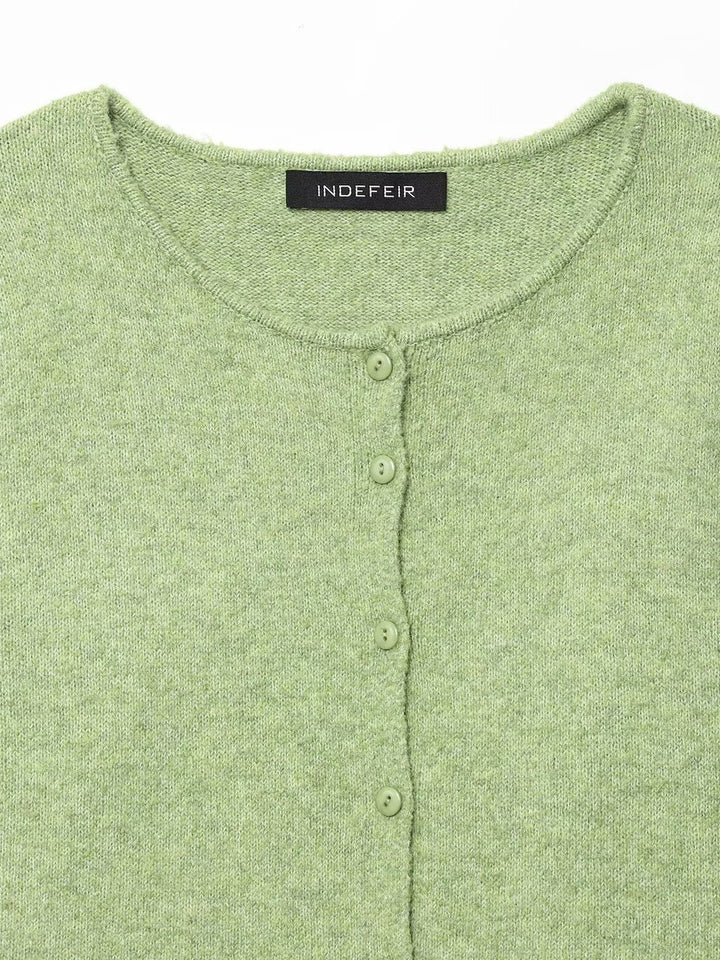 Damen Feinstrickjacke mit knöpfbarem Ausschnitt und lockerer Passform Drune