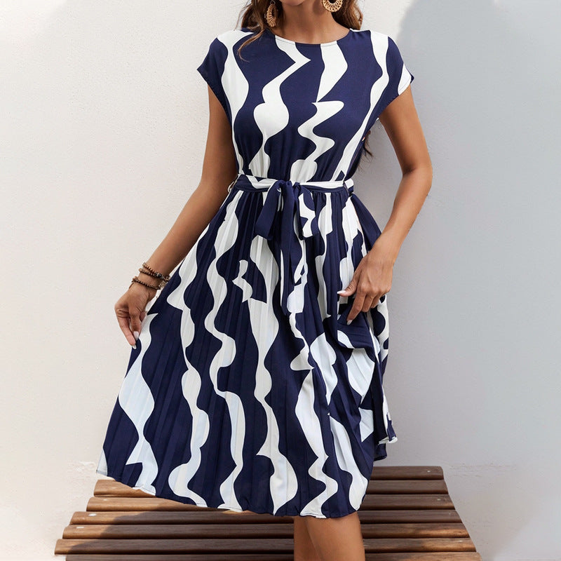 Damen plissiertes Maxikleid mit kunstvollem Muster und taillierbarem Bindegürtel Drune