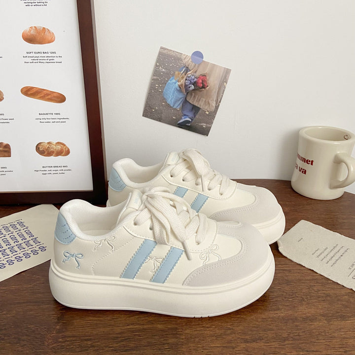 Damen Plattform-Sneaker mit verspielten Design-Details und bequemer Dämpfung Drune
