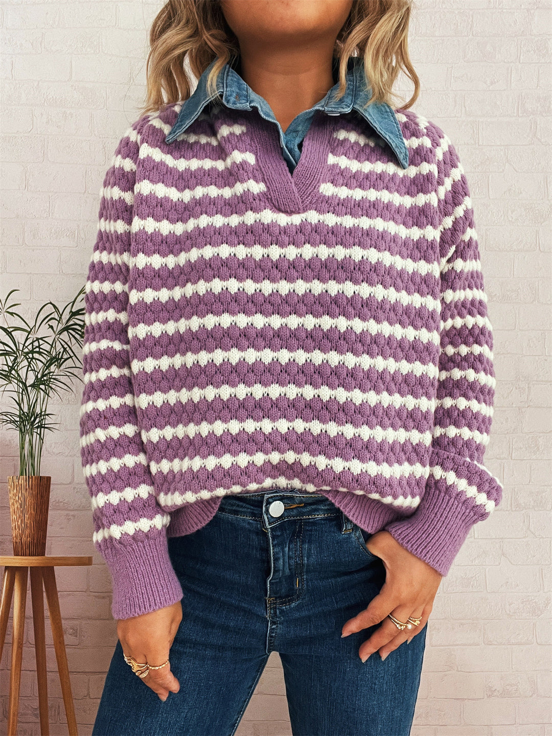 Damen Strickpullover mit tiefem V-Ausschnitt und markantem Streifenmuster Drune
