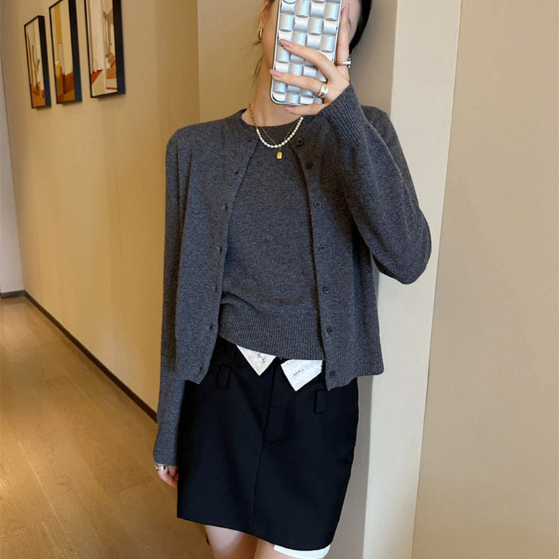 Damen feiner Strickcardigan mit Knopfdetails und Rundhalsausschnitt Drune