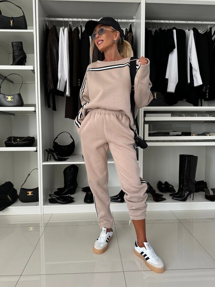 Damen sportliches Fleece-Lounge-Set mit praktischen Seitentaschen und kontrastierenden Streifen Drune
