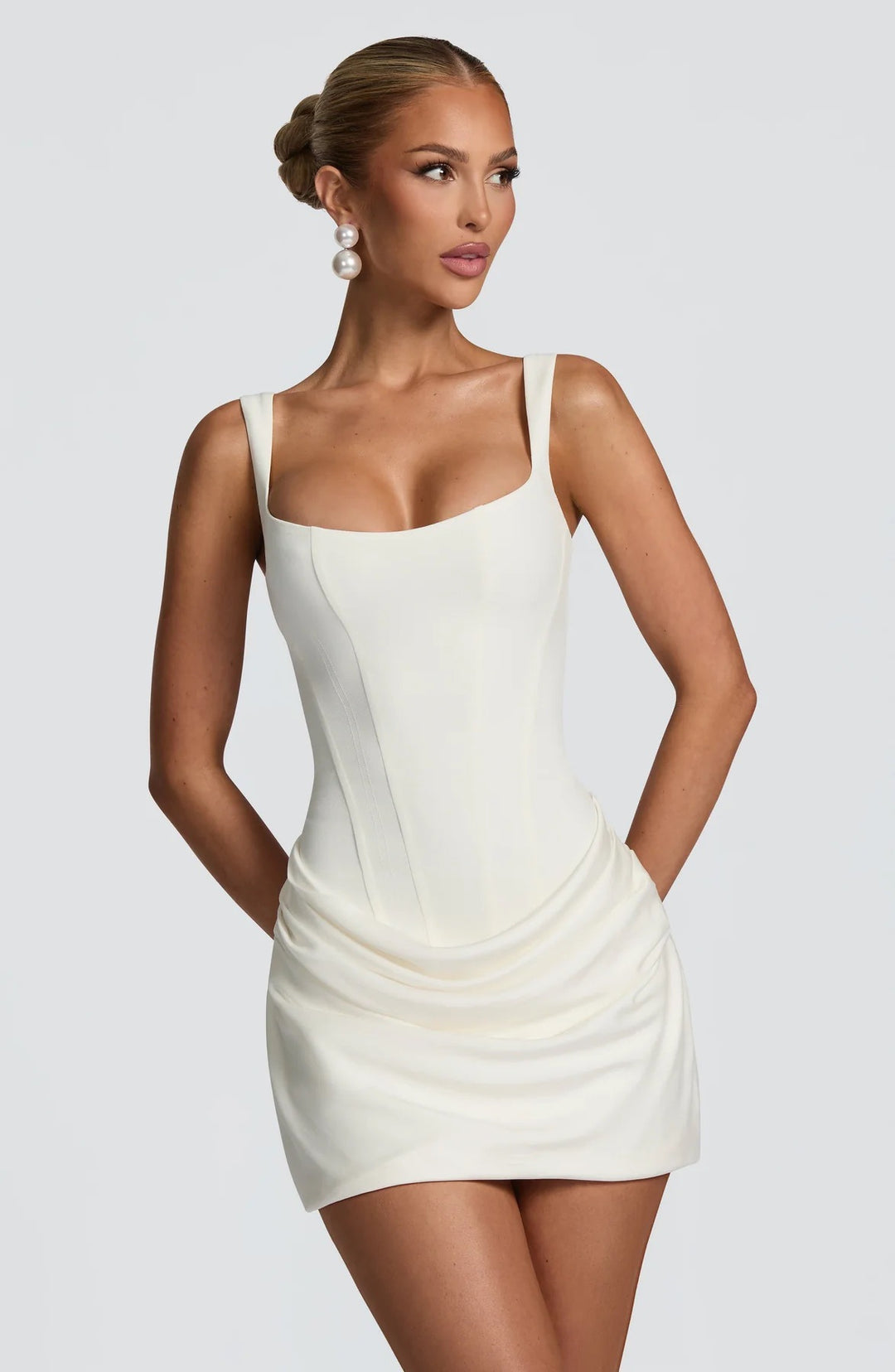 Damen Minikleid mit eleganter Drapierung und strukturierter Silhouette Drune