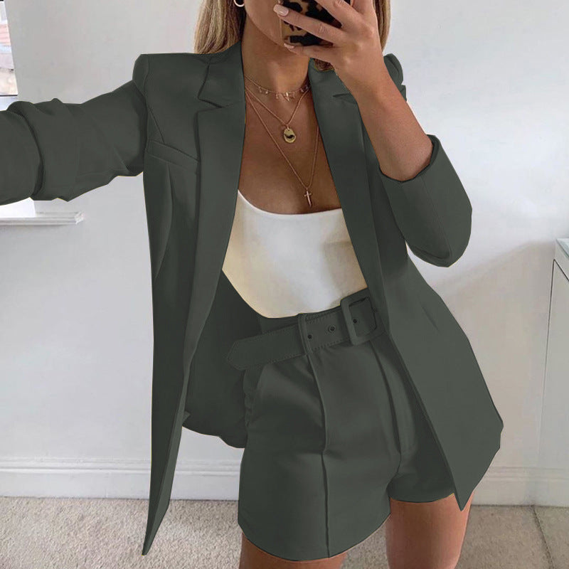 Damen nan tailliertes Longblazer-Shorts Set mit betonter Schulterpartie, hoher Taille und breitem Gürtel Drune
