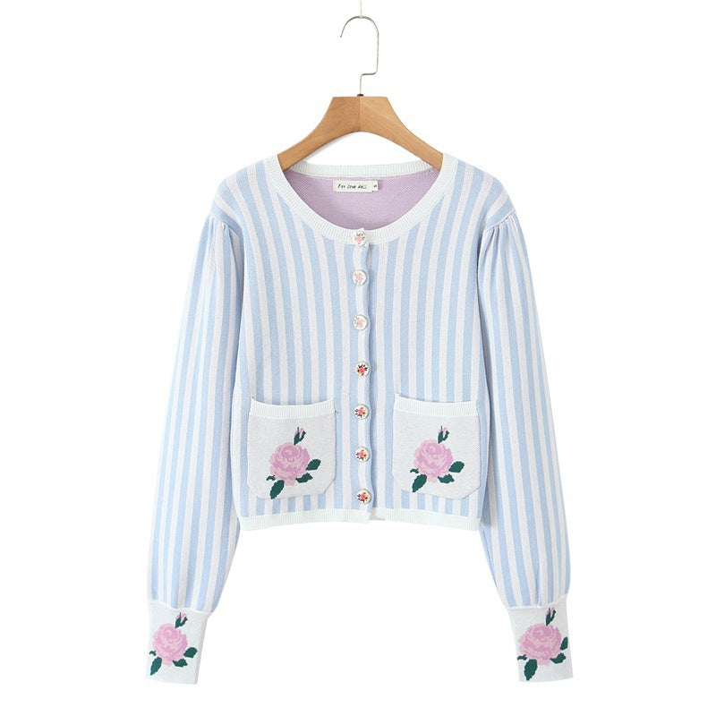 Damen kurzärmlige Strickjacke mit Blumenverzierung Drune