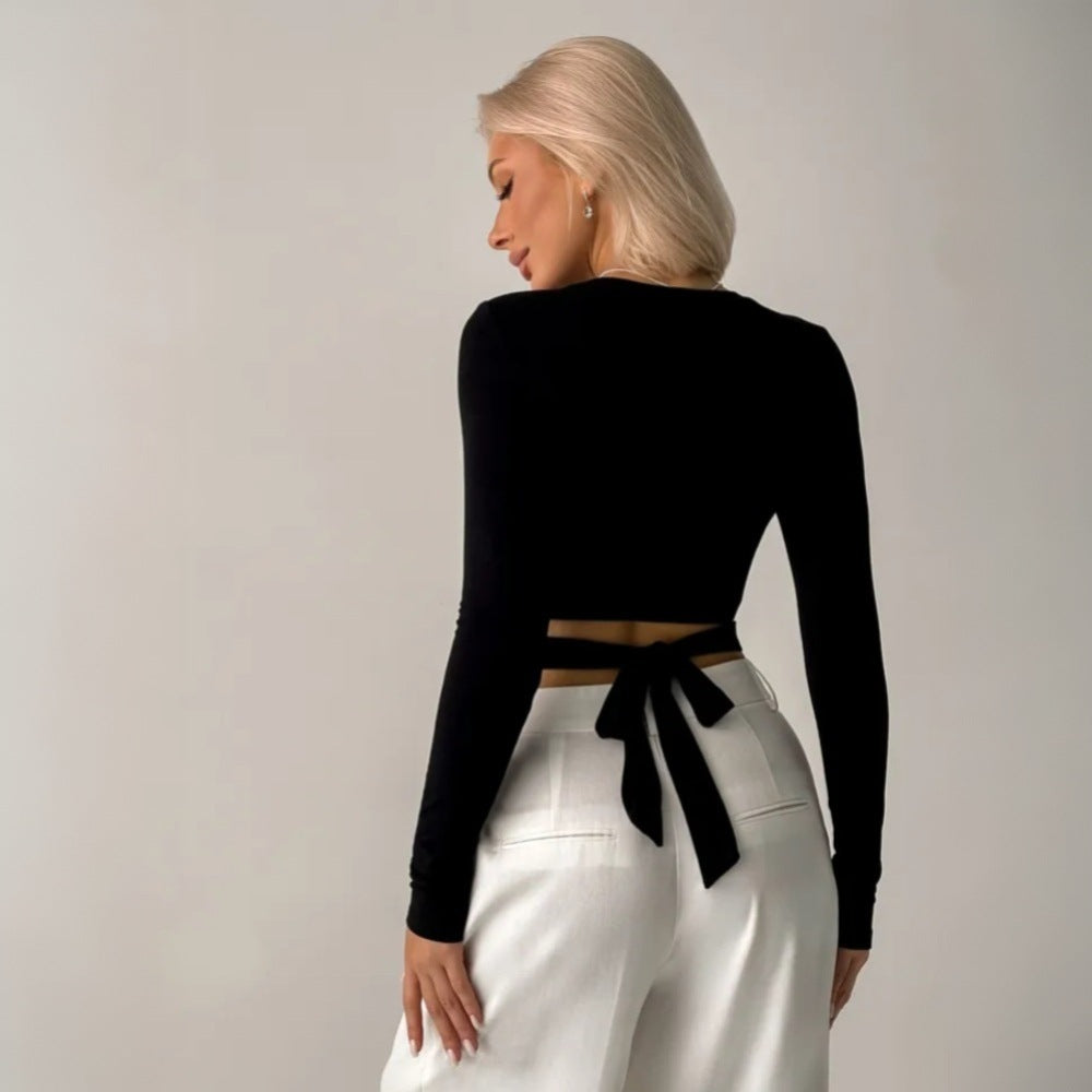 Damen cropped Langarmshirt mit innovativem Cut-Out-Design und elastischem Bund Drune