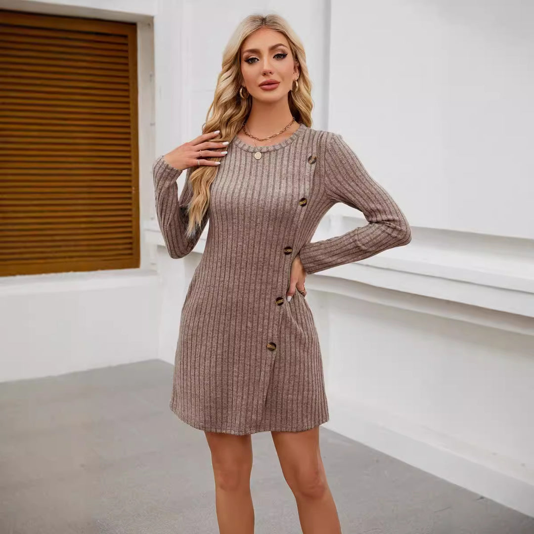 Damen Strickkleid mit hochwertigem Rippdesign und dekorativen Knöpfen Drune