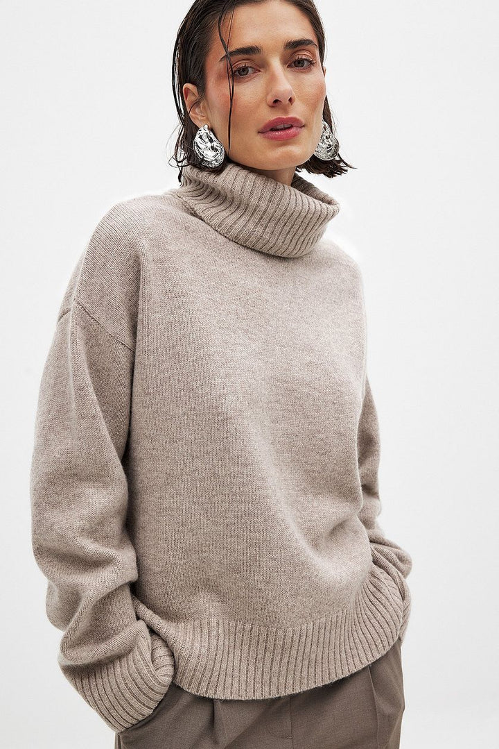 Damen lässiger Rollkragenpullover aus feinem Strickmaterial Drune