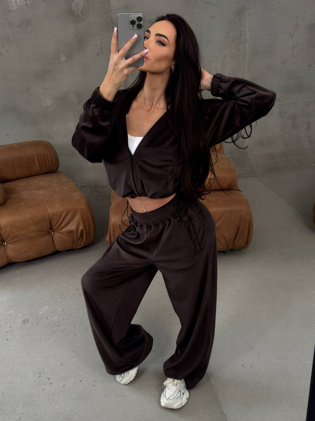 Damen Sportliches Velours-Joggingensemble mit kurzen Ärmeln und weit geschnittenen Beinen Drune