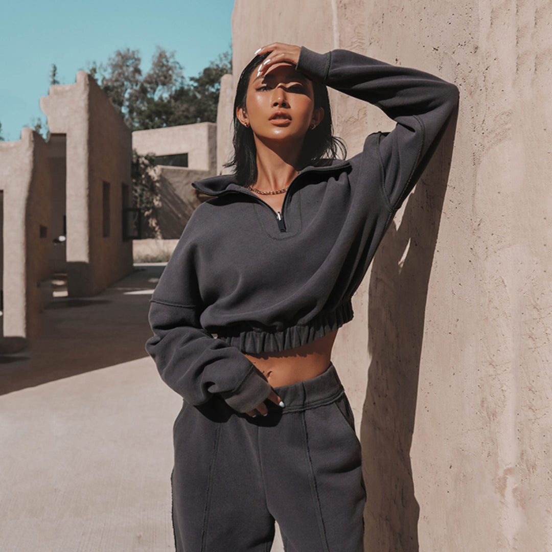 Damen nan kurzes Kapuzen-Sweatshirt mit halbem Reißverschluss elastischem Saum und Kontrastnähten Drune