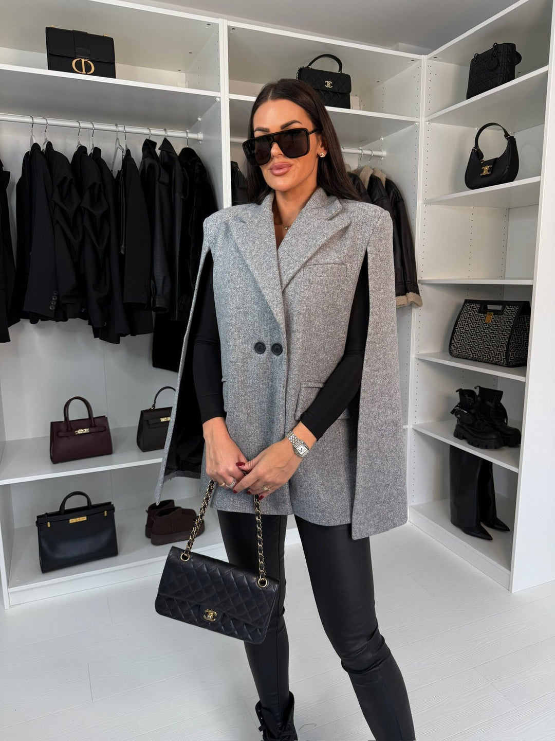 Damen Eleganter Cape-Blazer mit doppelter Knopfleiste und klaren Linien Drune