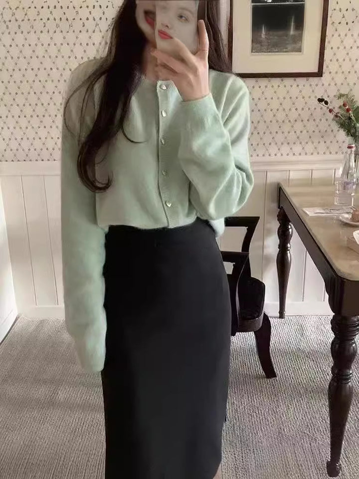Damen Elegante Strickjacke mit Herzknöpfen und feiner Rippstruktur Drune