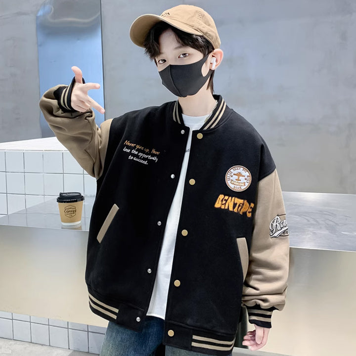 Jungen Varsity-Jacke mit gestickten Applikationen Drune