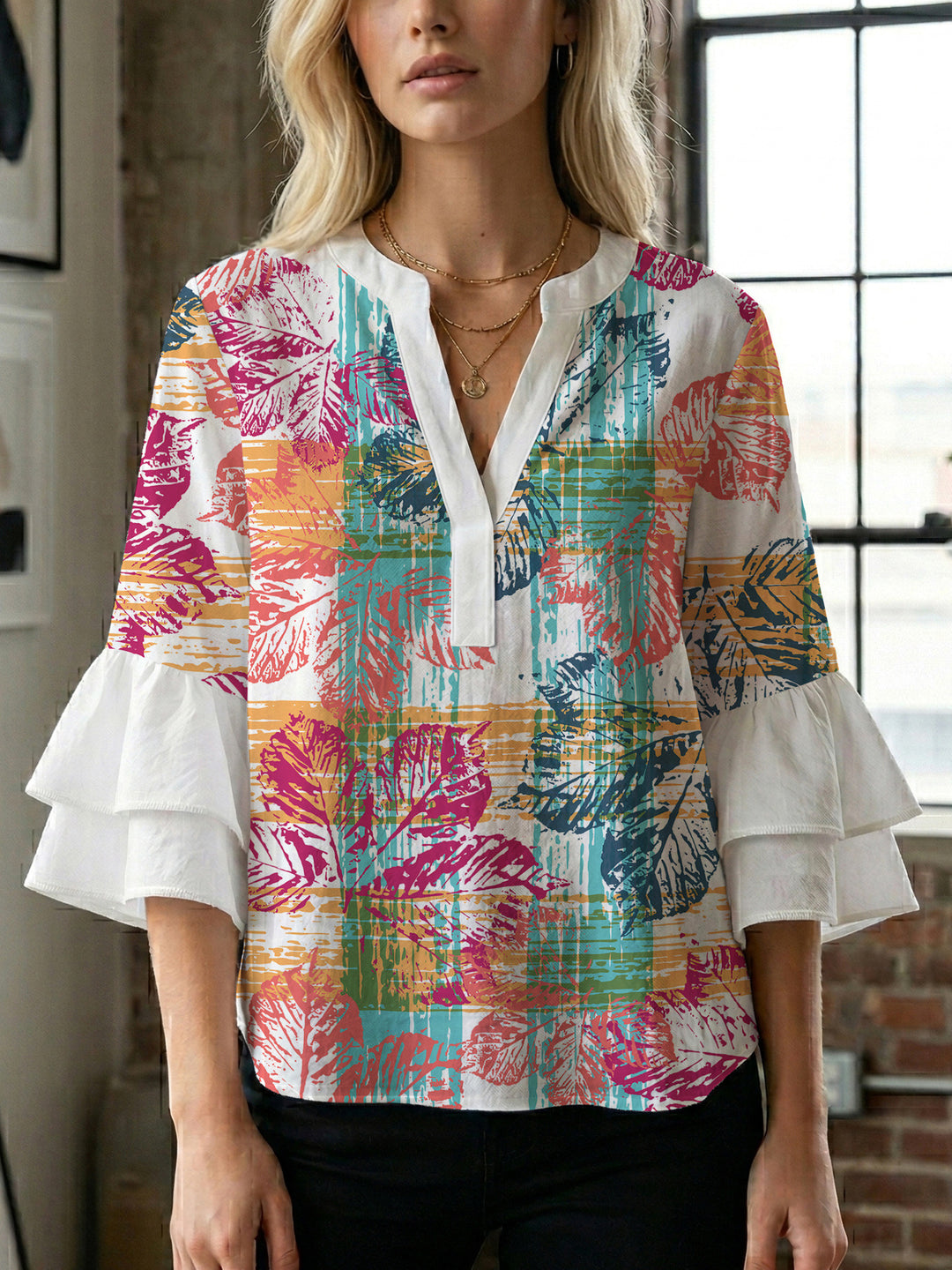 Damen Bluse mit voluminösen Flügelärmel und intensivem Blattmuster Drune