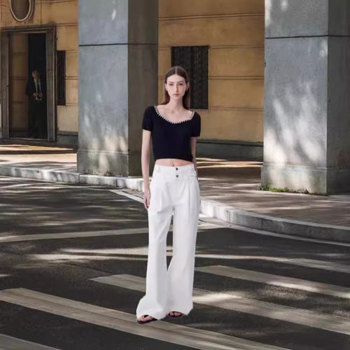 Damen Modisches Crop-Top mit elegantem Rundhalsausschnitt und dekorativen Knopfdetails Drune