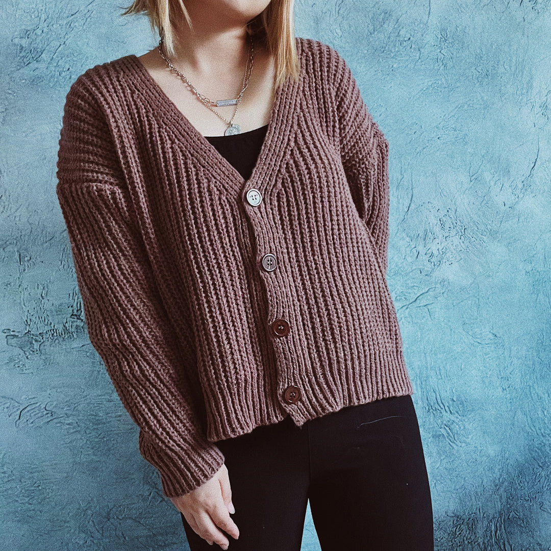 Damen kuschelige Strickjacke mit modernen Knopfdetails und weitem Schnitt Drune