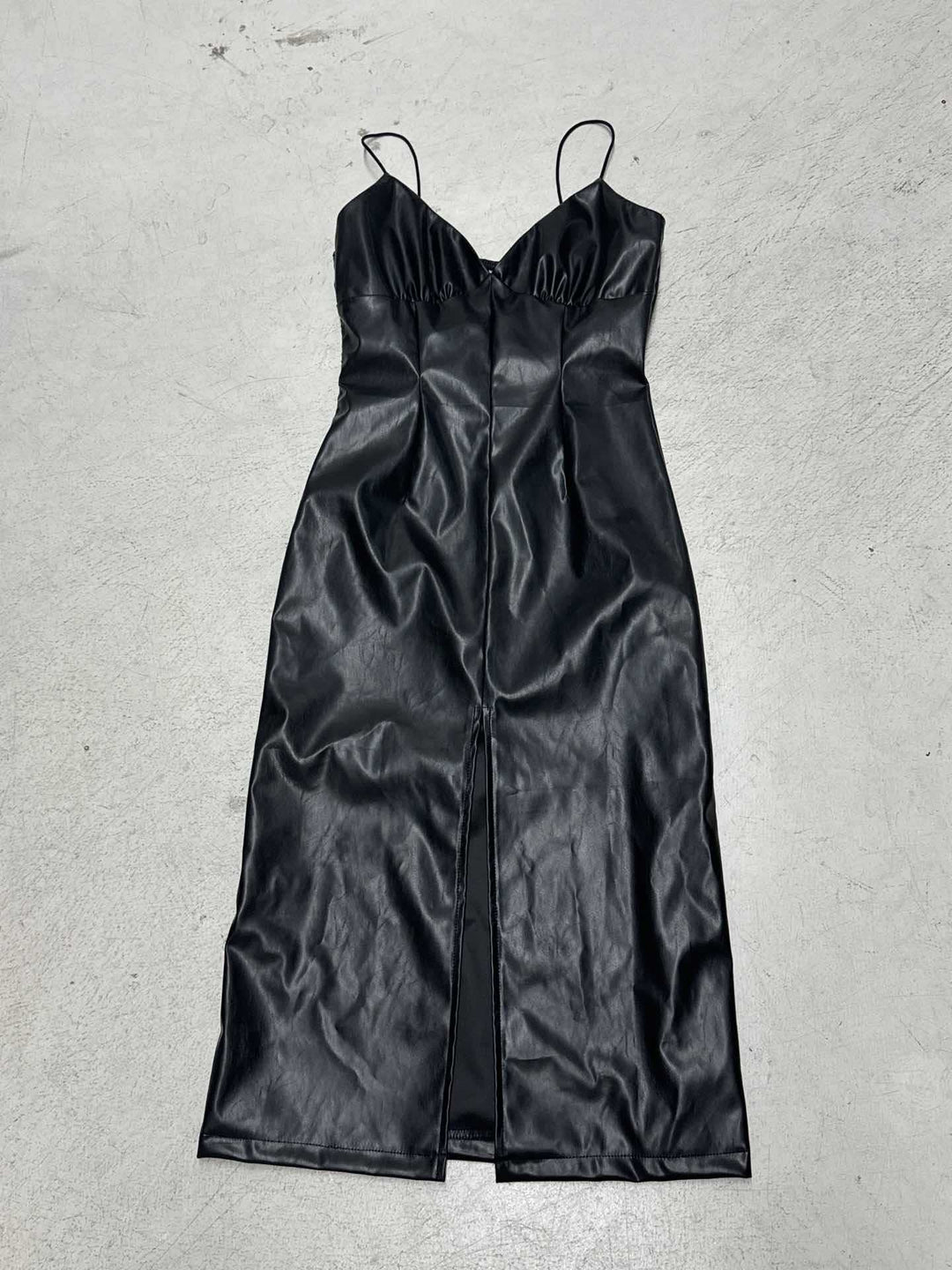 Damen elegantes bodenlanges Kleid aus glattem Kunstleder mit doppelten Trägern und hohem Schlitz Drune