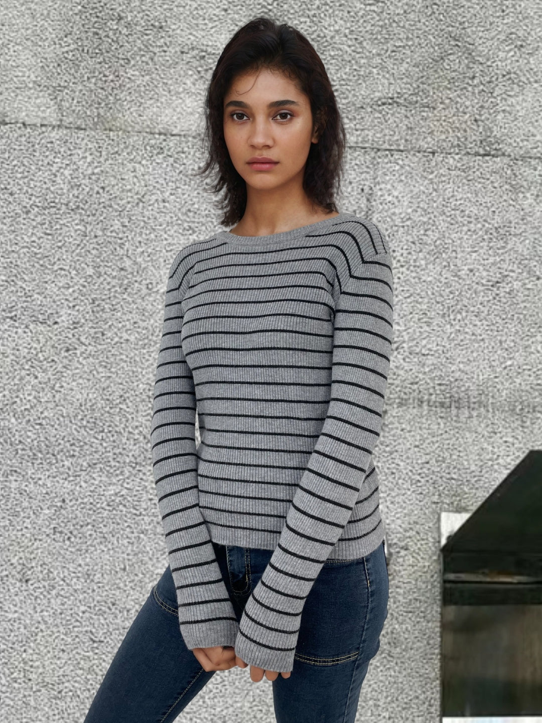 Damen Langarmshirt mit feinen Streifen und weitem Schnitt Drune