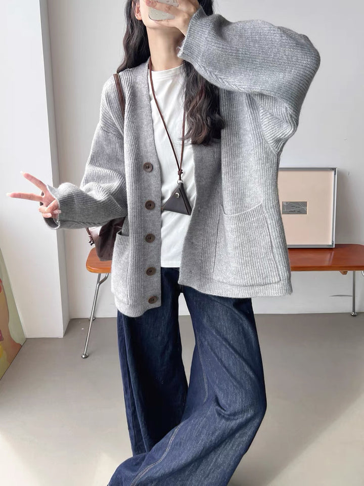 Damen Grobstrickjacke mit eleganten Knopfdetails und praktischen Taschen Drune