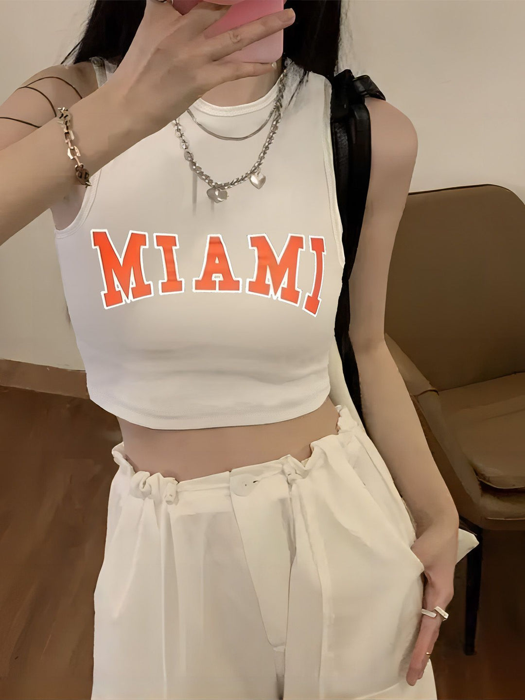 Damen Crop-Top mit auffälligem Schriftzug und körpernahem Schnitt Drune
