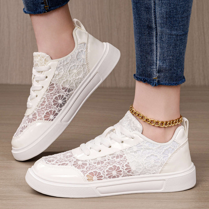 Damen nan eleganter Plateau-Sneaker mit Spitzen-Overlay, lackierten Overlays und gepolstertem Komfortfußbett Drune