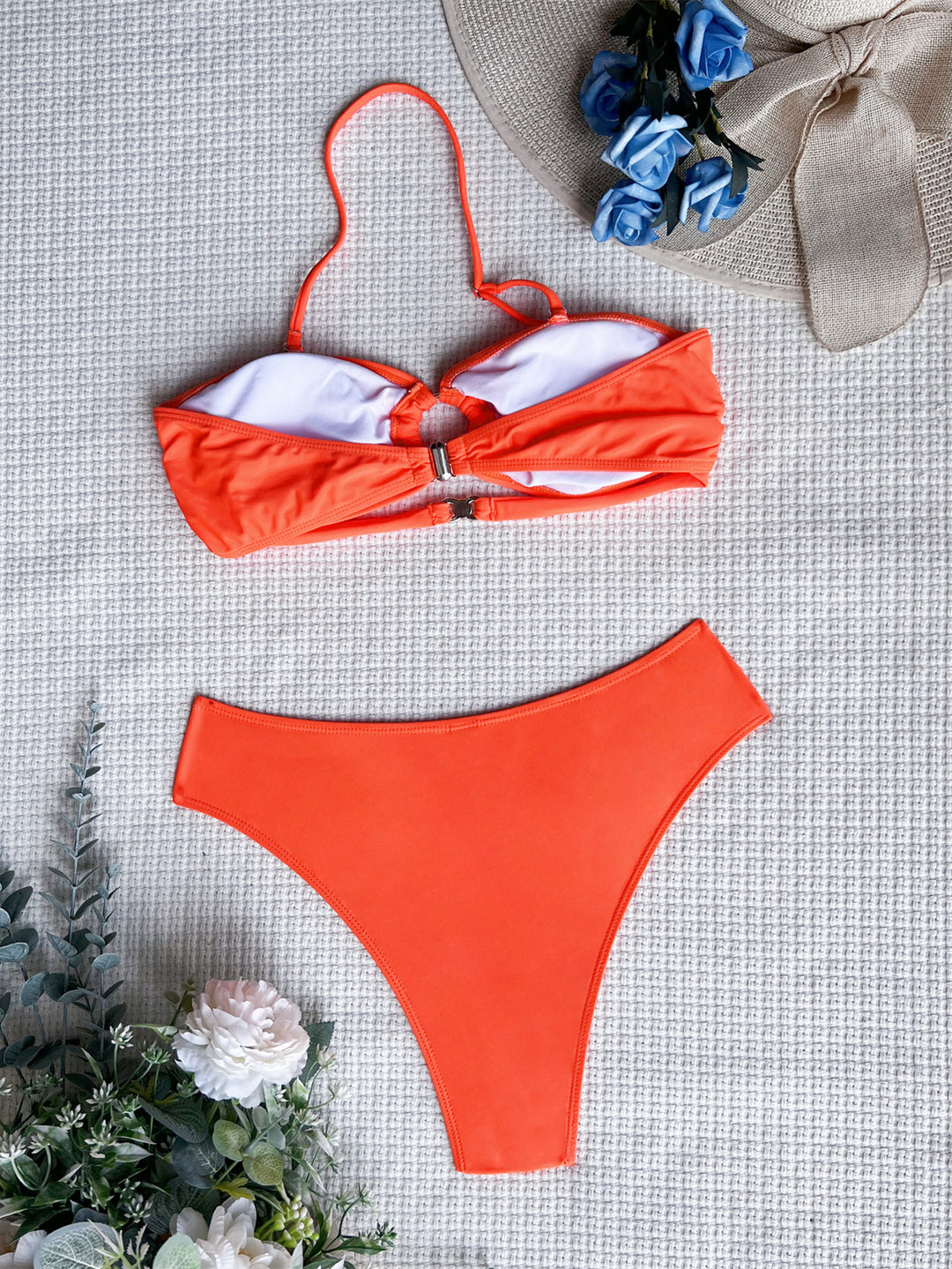 Damen Bandeau-Bikini mit Glamourösen Ringdetails Drune