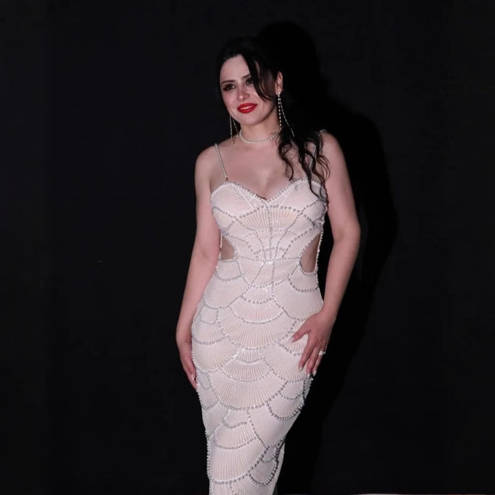 Damen Elegantes Midi-Kleid mit rückseitigen Cut-Outs und dekorativem Wellendesign Drune