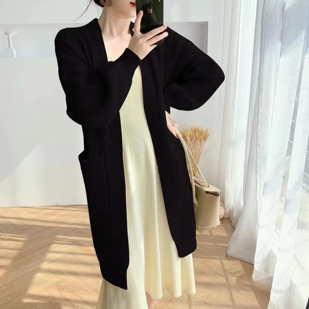 Damen Grobstrick Cardigan mit tiefen Taschen und elegantem Zopfdesign Drune